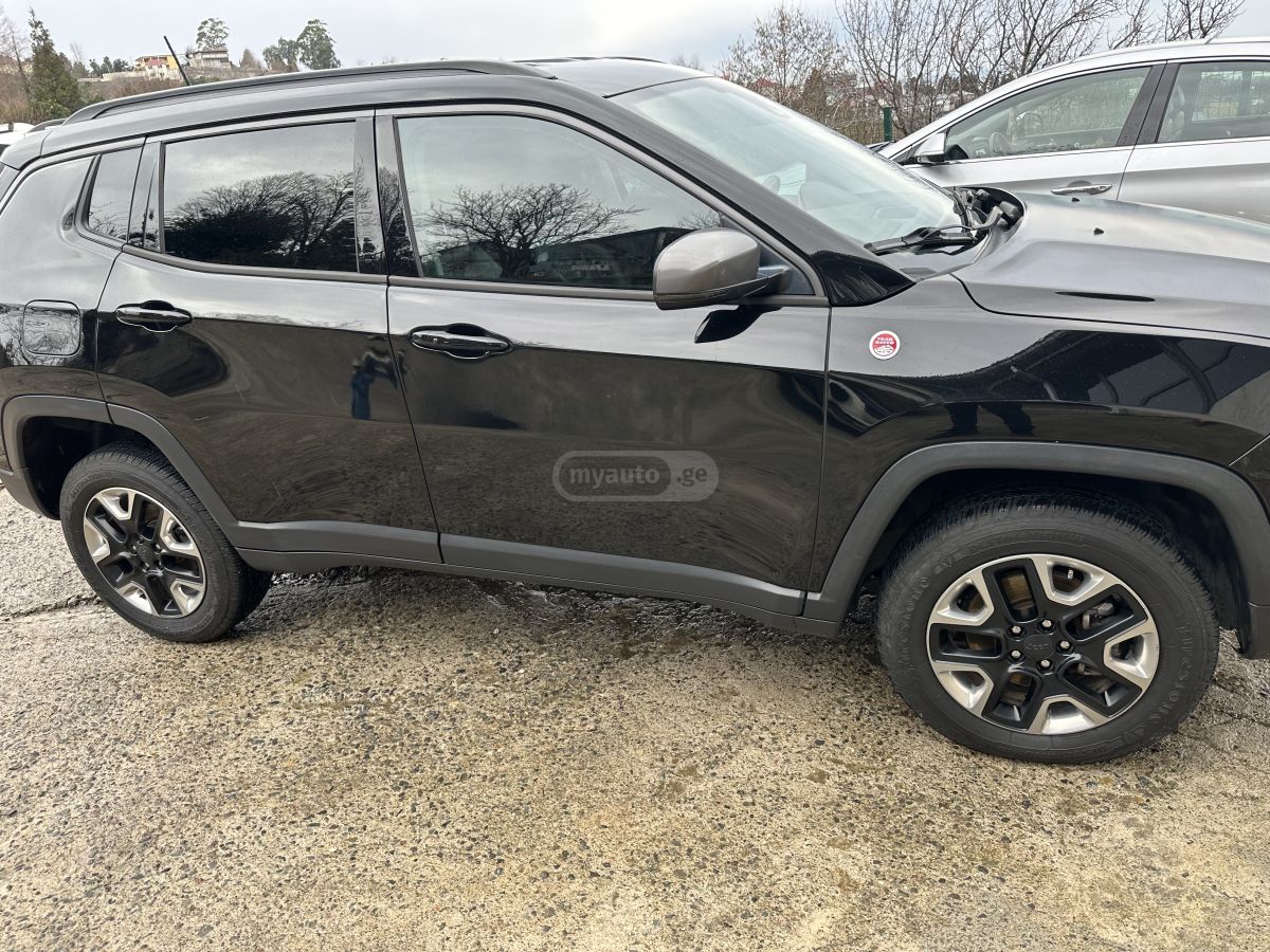 Jeep Compass 2018 — photo 2