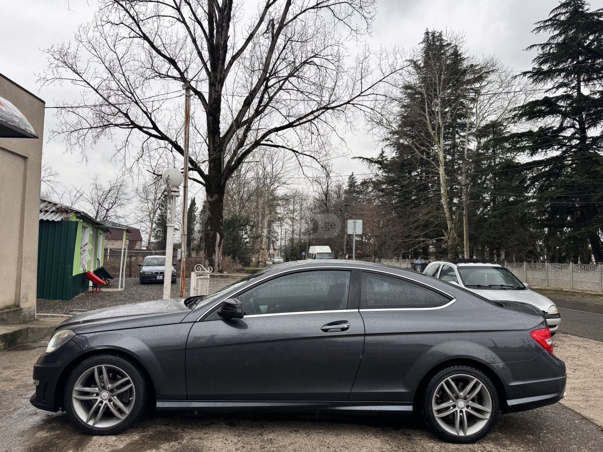 Mercedes-Benz C 250 2013 — photo 2