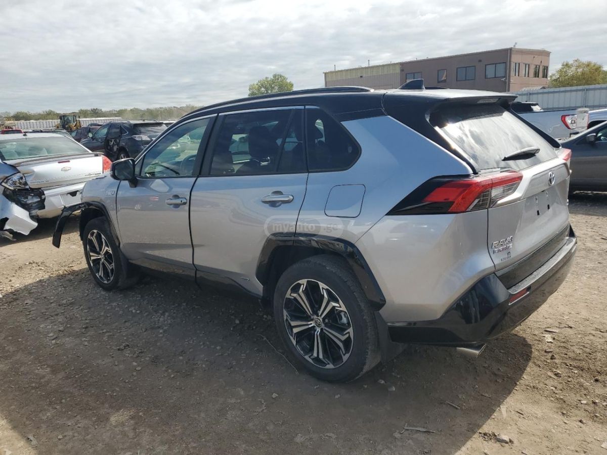 Toyota RAV4 2023 — photo 2