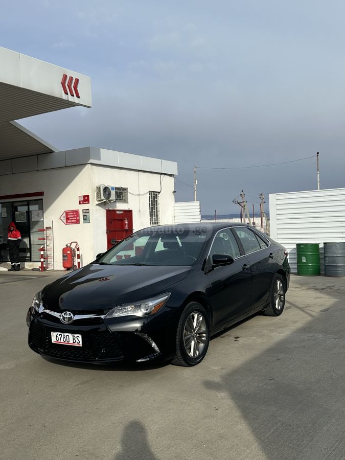 Toyota Camry 2015 — photo 2