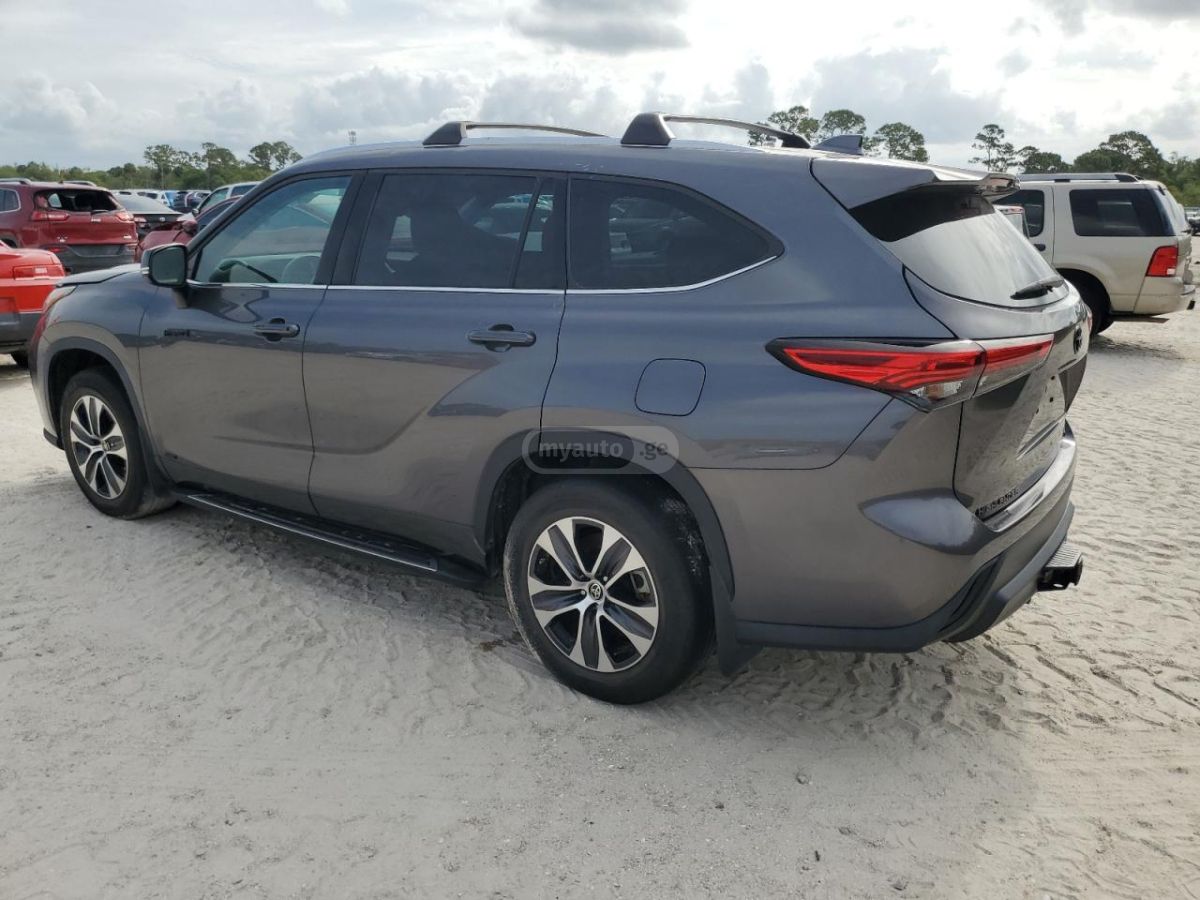 Toyota Highlander 2021 — photo 2