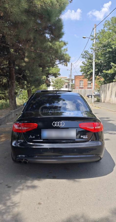 Audi A4 2013 — photo 2