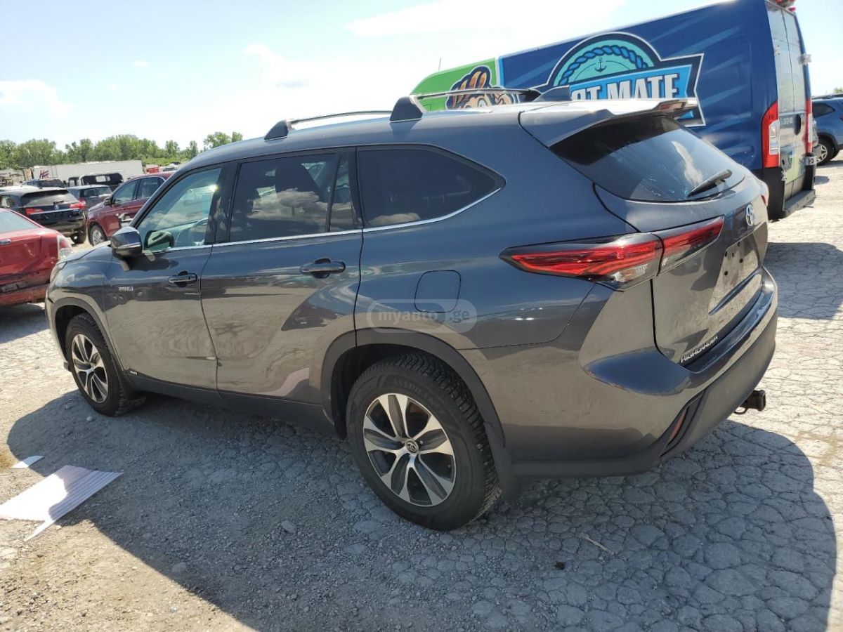 Toyota Highlander 2021 — photo 2
