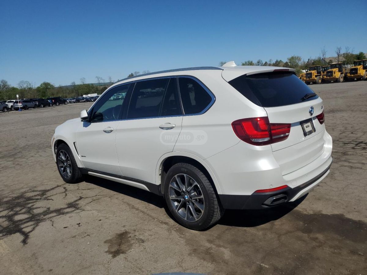 BMW X5 2018 — photo 2