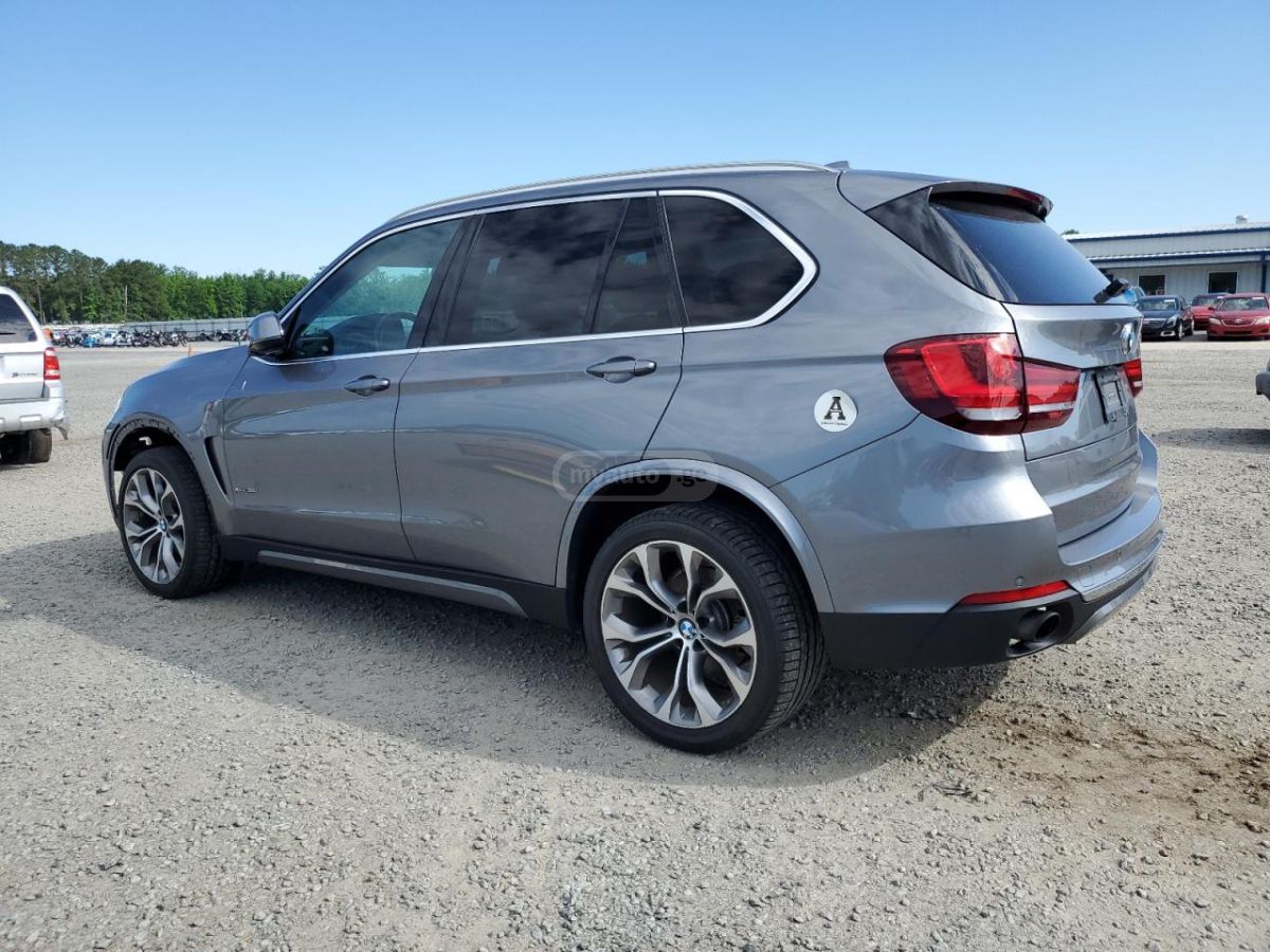 BMW X5 2016 — photo 2