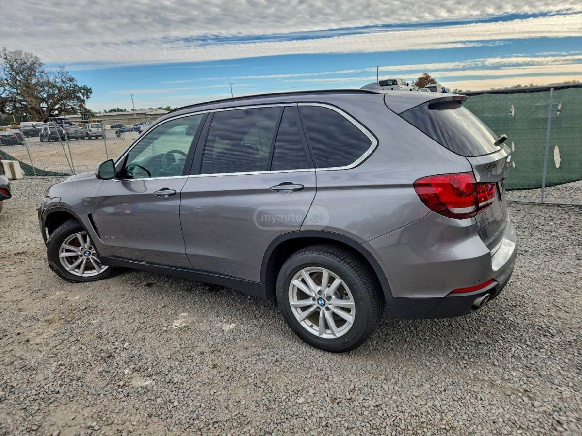 BMW X5 2015 — photo 2