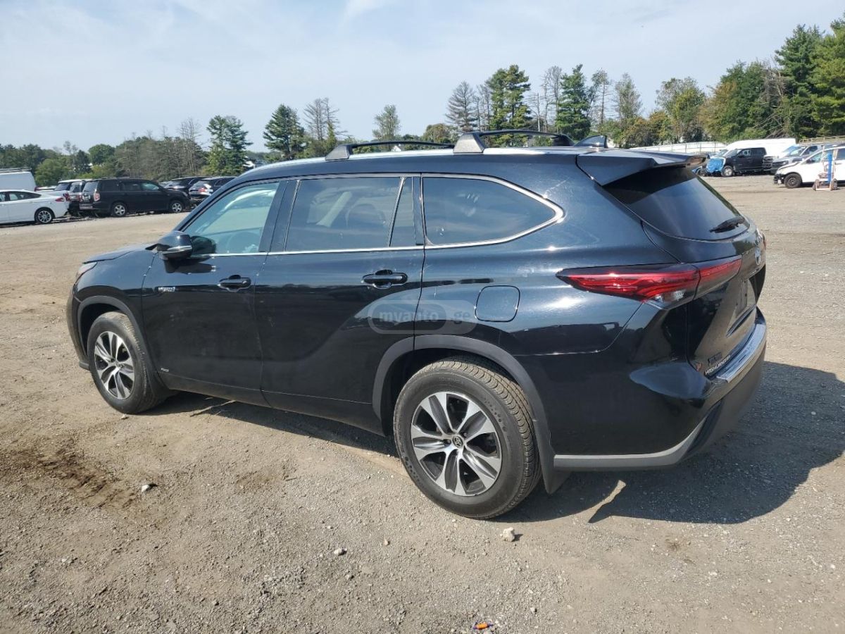 Toyota Highlander 2021 — photo 2