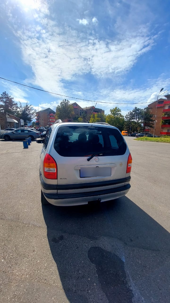 Opel Zafira 2001 — photo 2