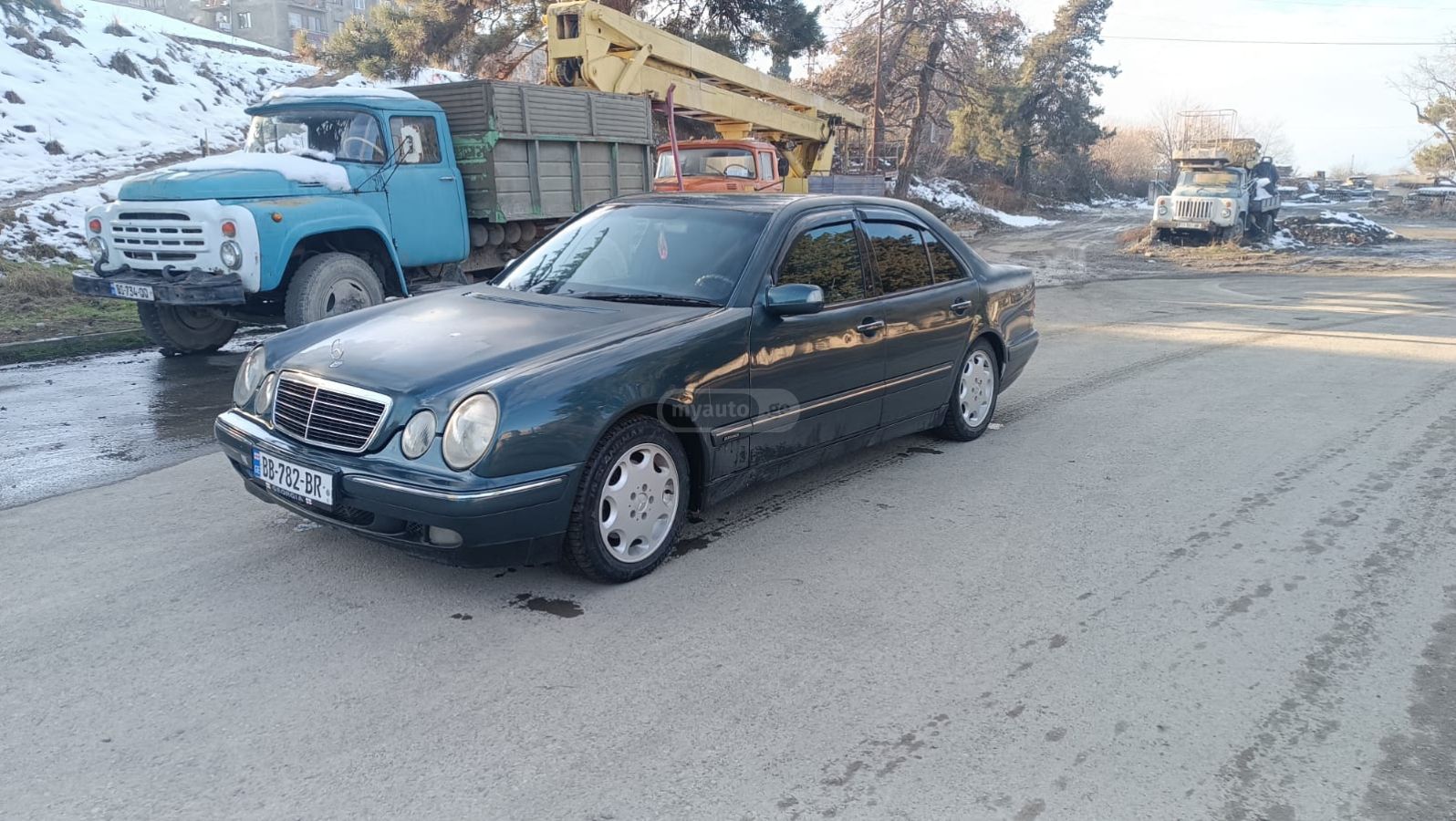 Mercedes-Benz 210 1999 — photo 2