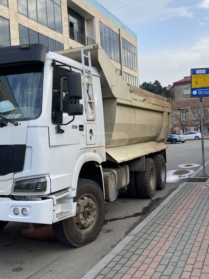 UAZ 336 2010 — photo 2