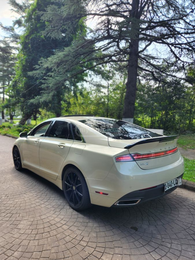 Lincoln MKZ 2015 — photo 2