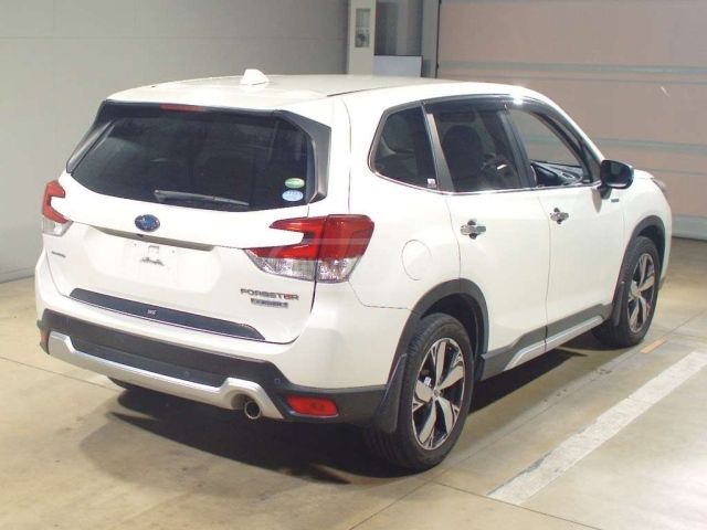 Subaru Forester 2019 — photo 2