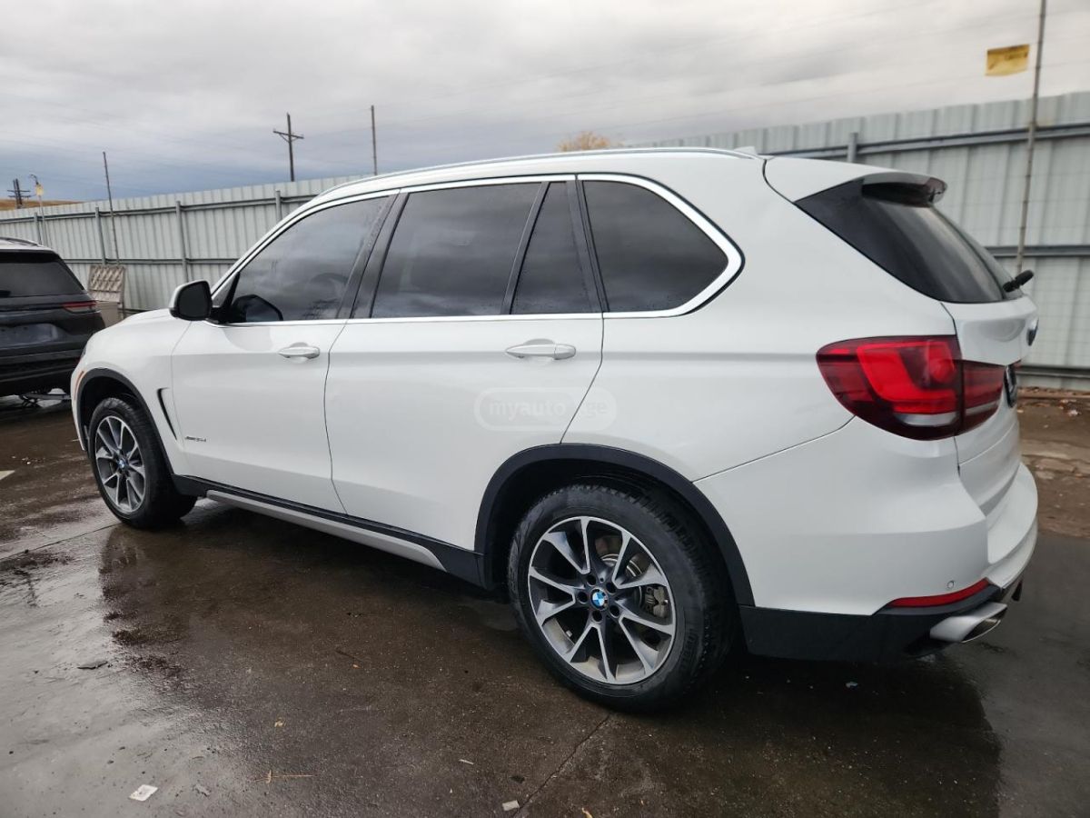 BMW X5 2018 — photo 2
