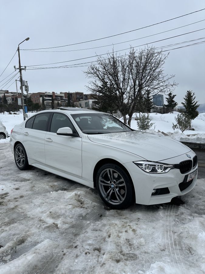 BMW 330 2017 — photo 2