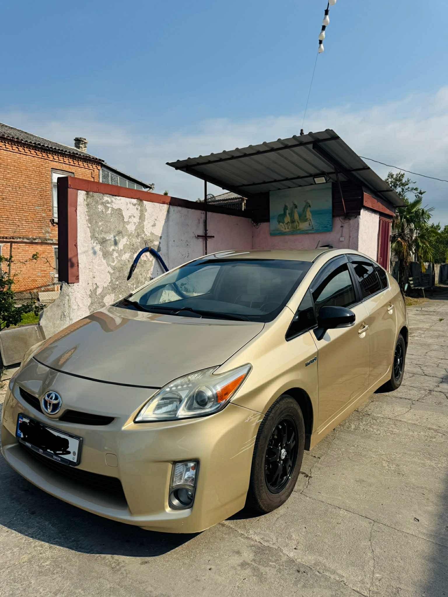 Toyota Prius 2011 — photo 2