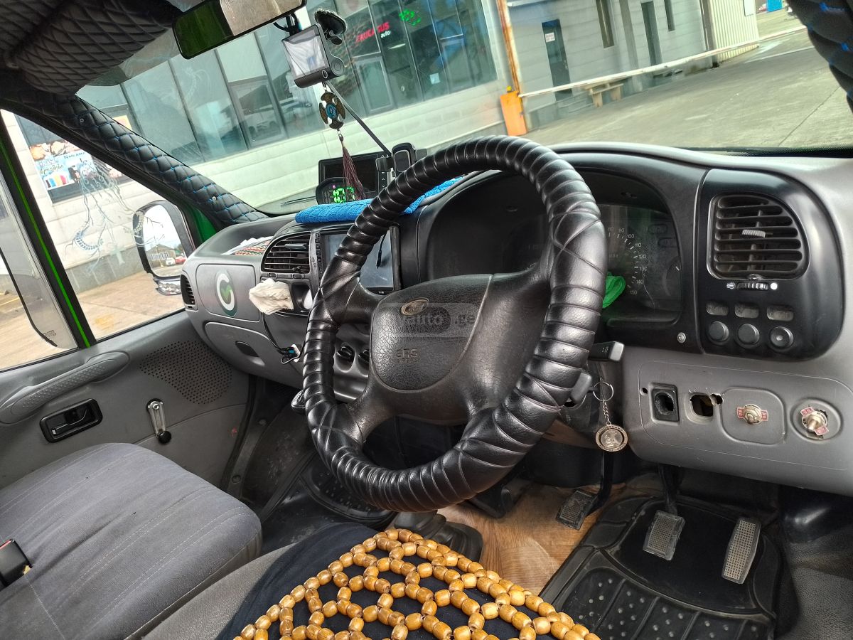 Ford Transit 1999 — photo 2