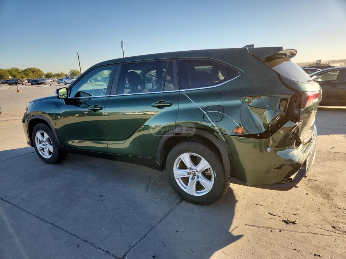 Toyota Highlander 2023 — photo 2