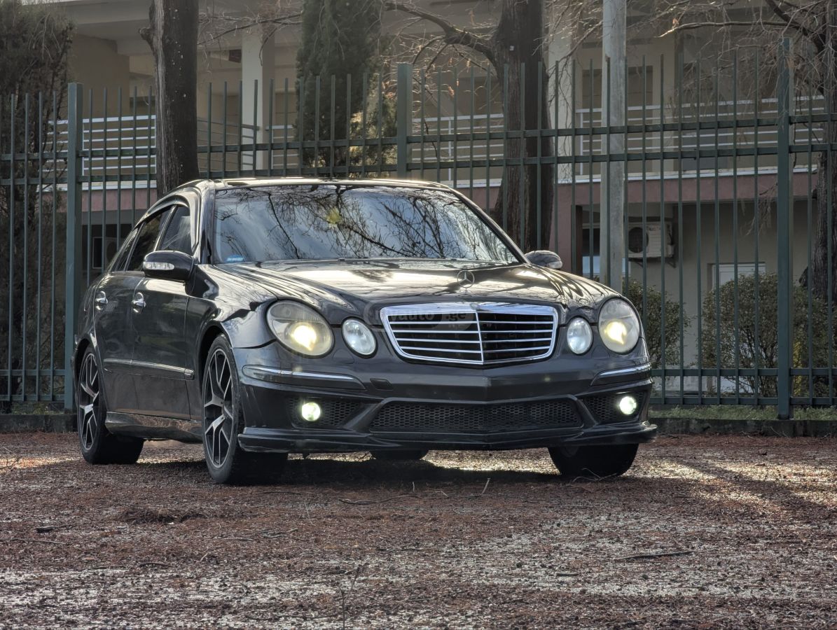 Mercedes-Benz E 320