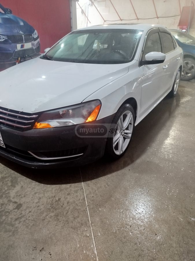 Volkswagen Passat 2013 — photo 2