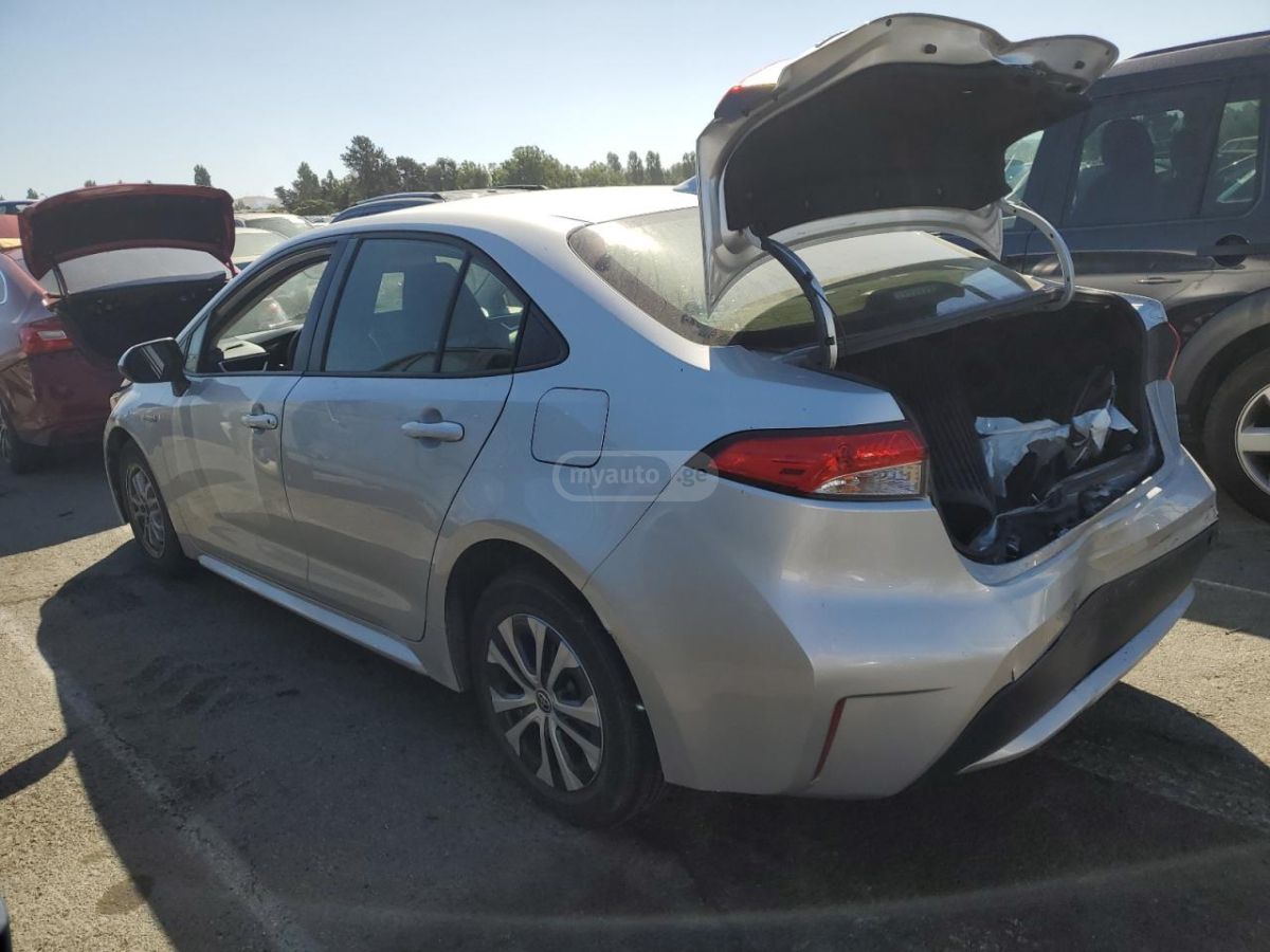 Toyota Corolla 2021 — photo 2