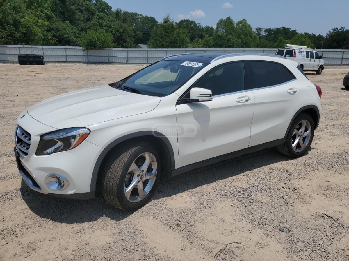 Mercedes-Benz GLA 250