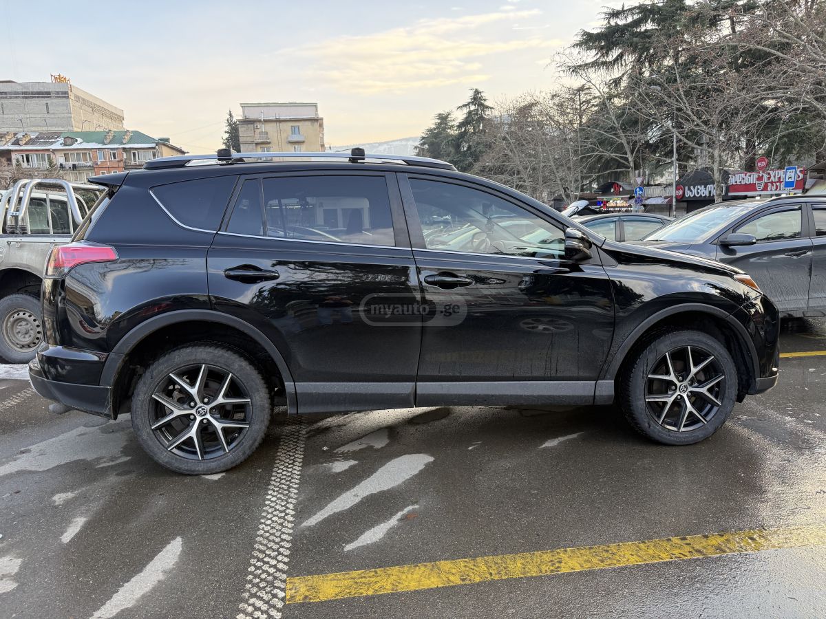 Toyota RAV4 2016 — photo 2