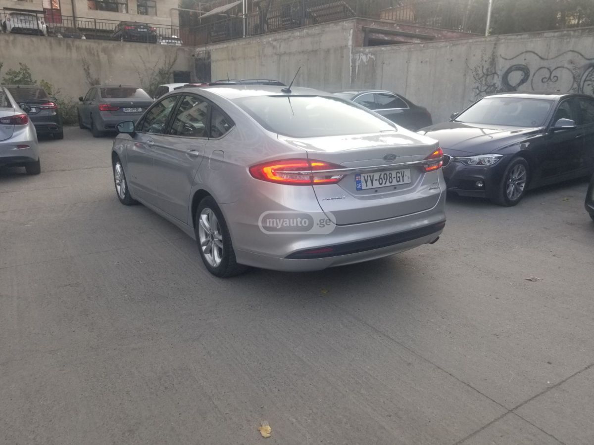 Ford Fusion 2017 — photo 2