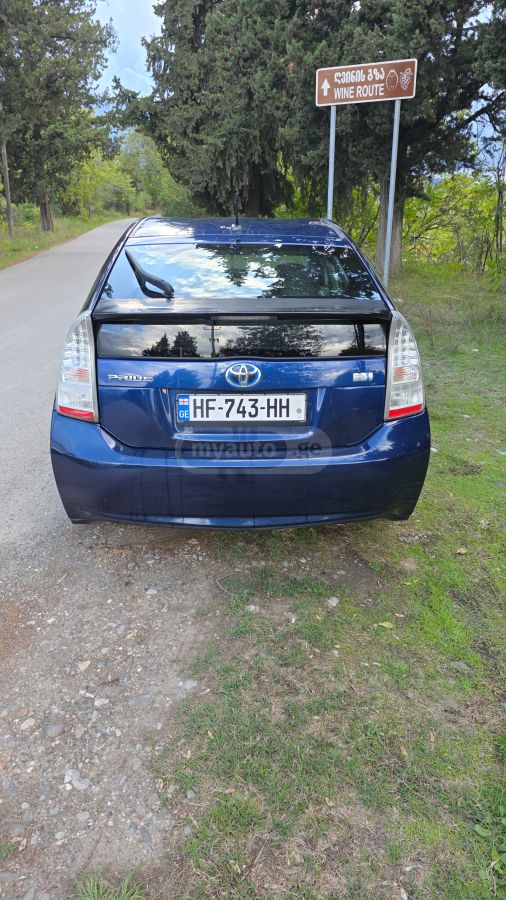 Toyota Prius 2010 — photo 2