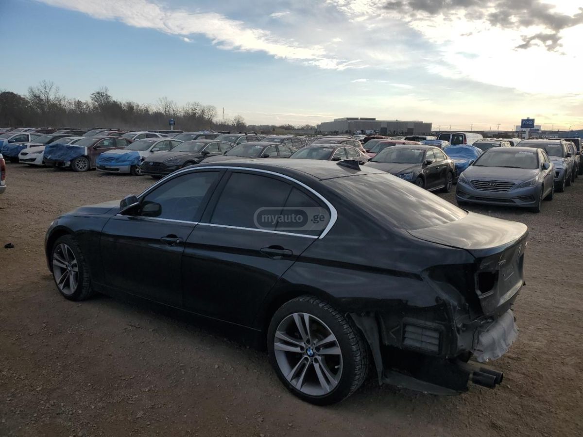 BMW 330 2017 — photo 2