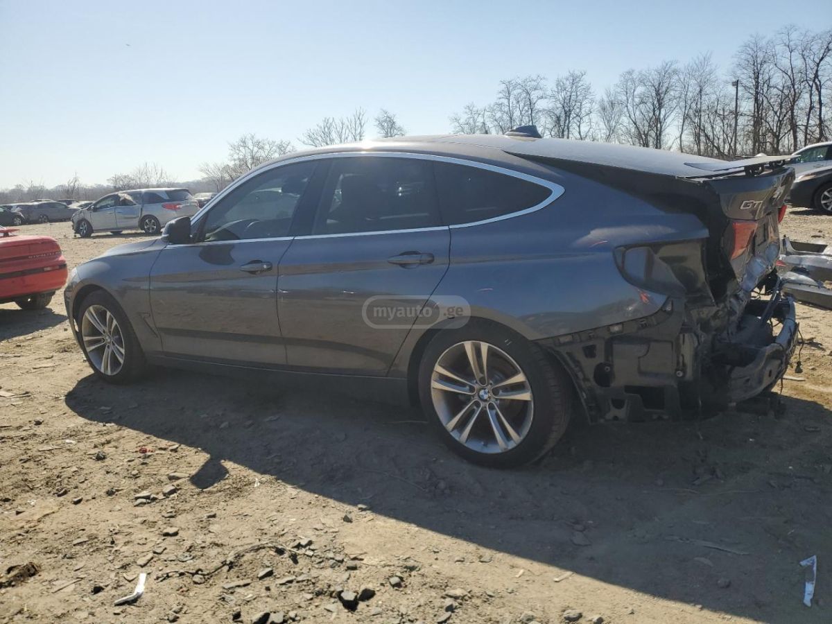 BMW 330 2018 — photo 2