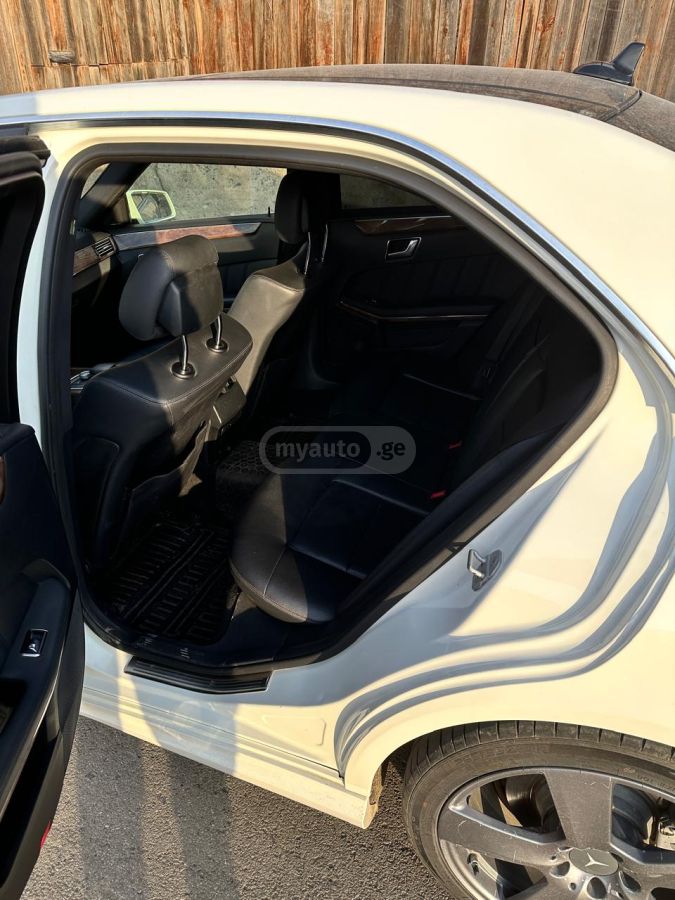 Mercedes-Benz E 350 2012 — photo 2