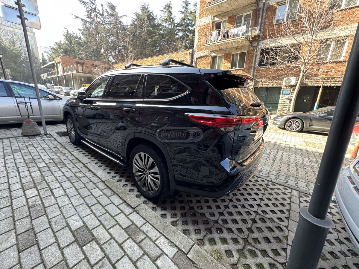 Toyota Highlander 2021 — photo 2