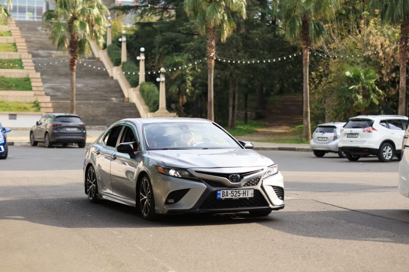 Toyota Camry 2019 — photo 2