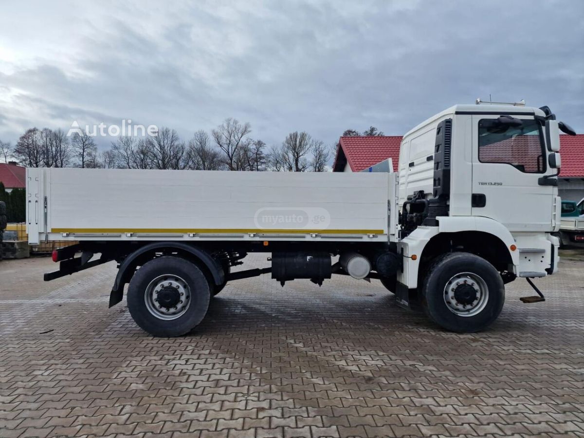 Isuzu 26.364 2013 — photo 2