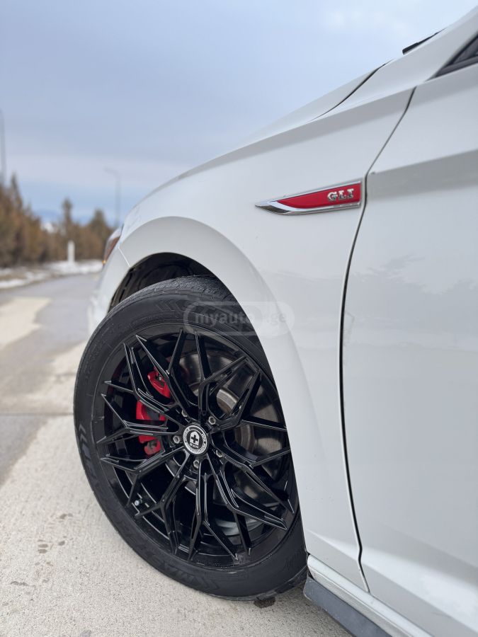 Volkswagen Jetta 2020 — photo 2