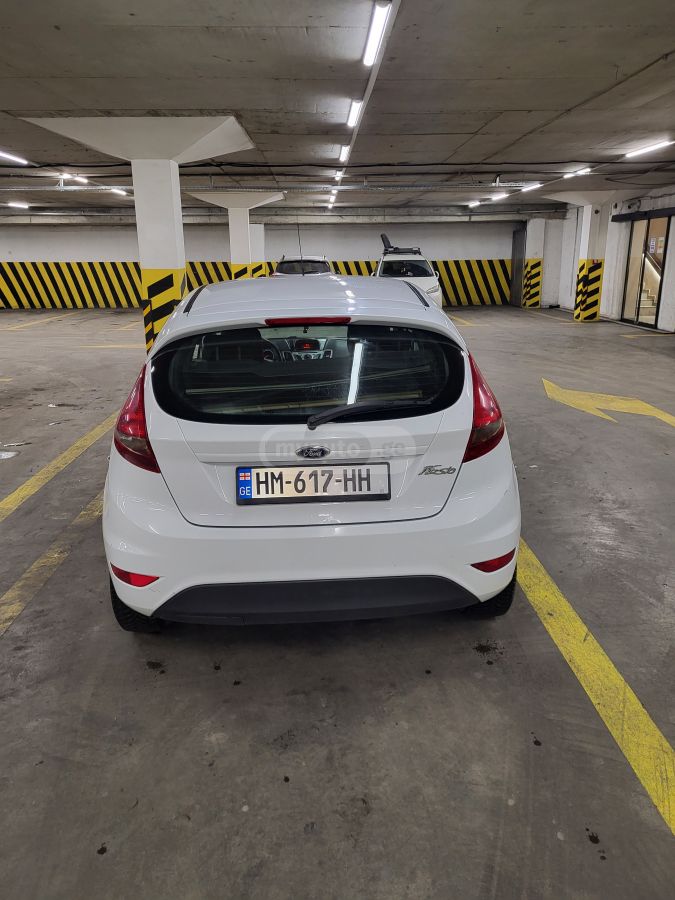 Ford Fiesta 2012 — photo 2