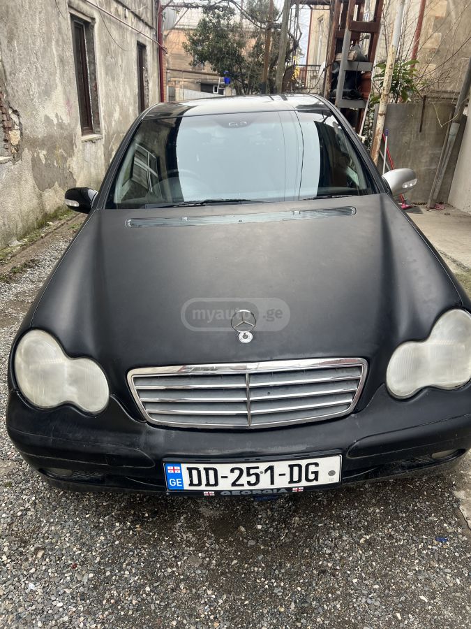 Mercedes-Benz C 200