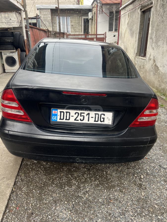 Mercedes-Benz C 200 2001 — photo 2