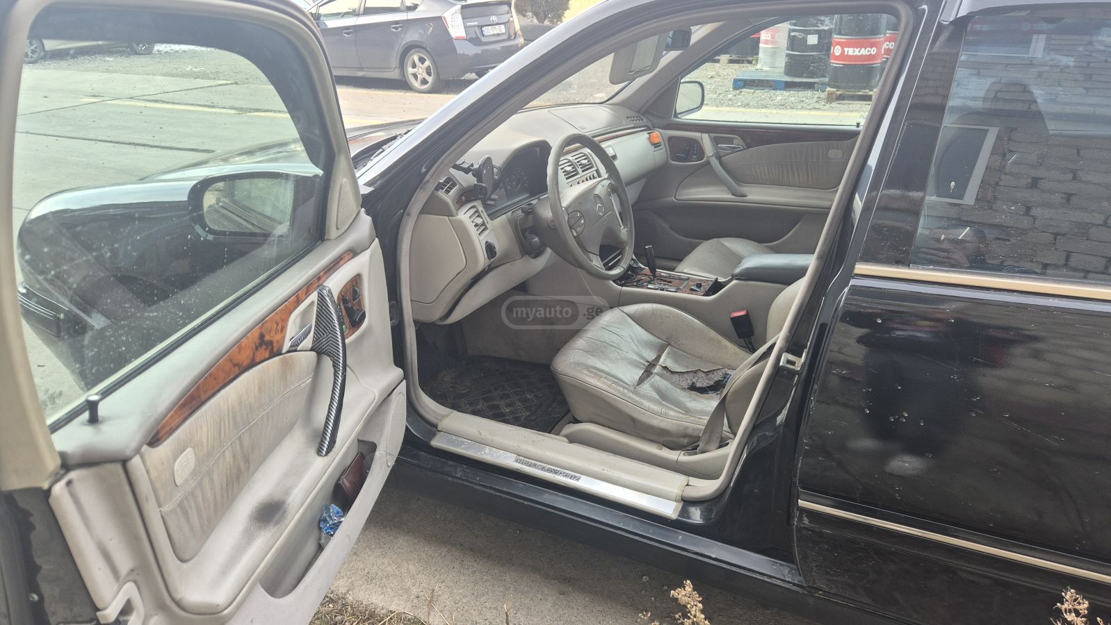 Mercedes-Benz E 320 2002 — photo 2