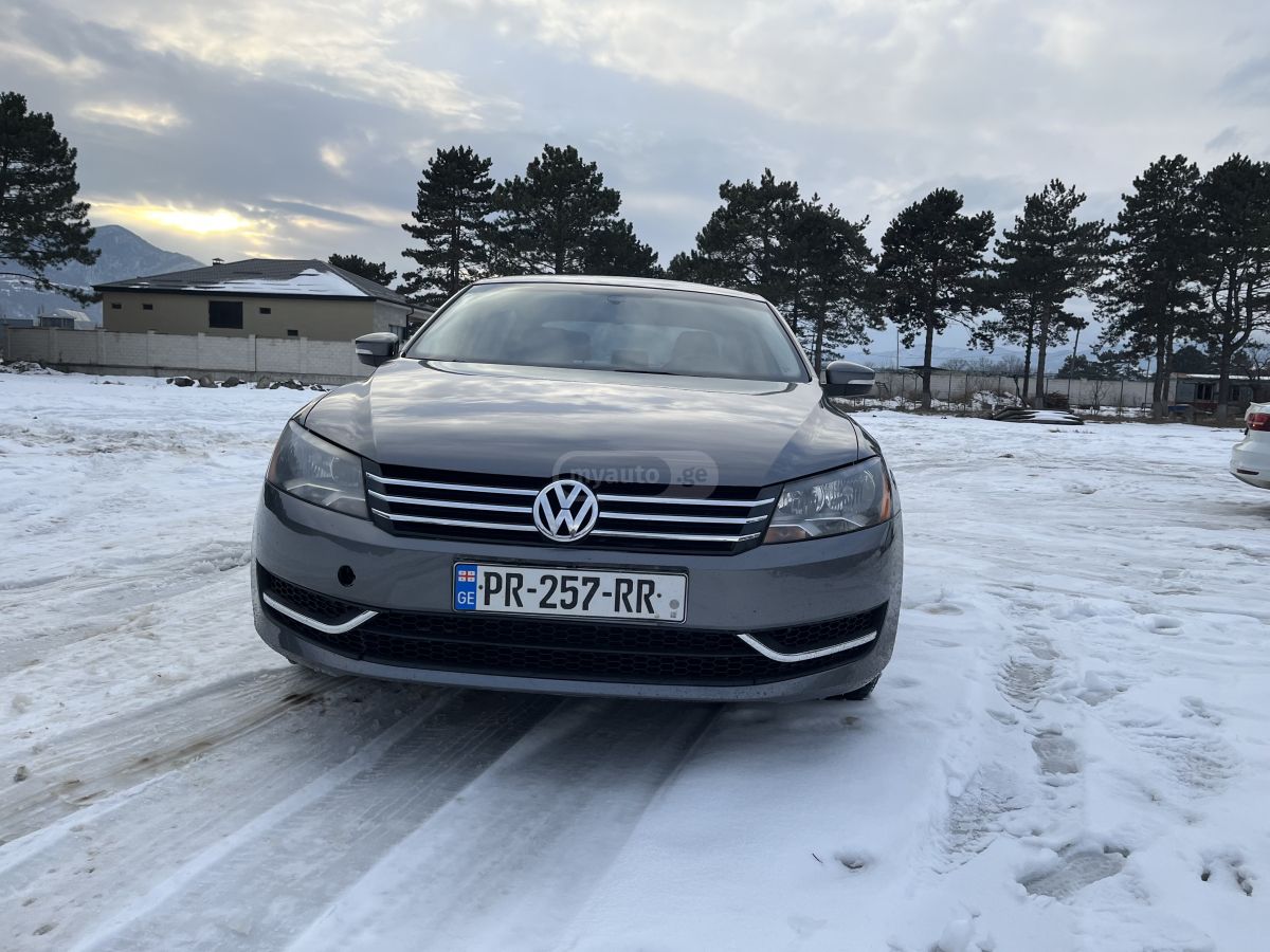 Volkswagen Passat 2013 — photo 2