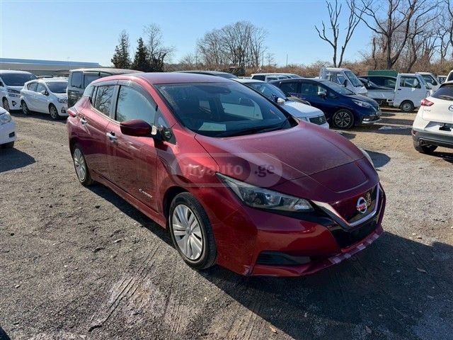 Nissan Leaf 2018 — photo 2