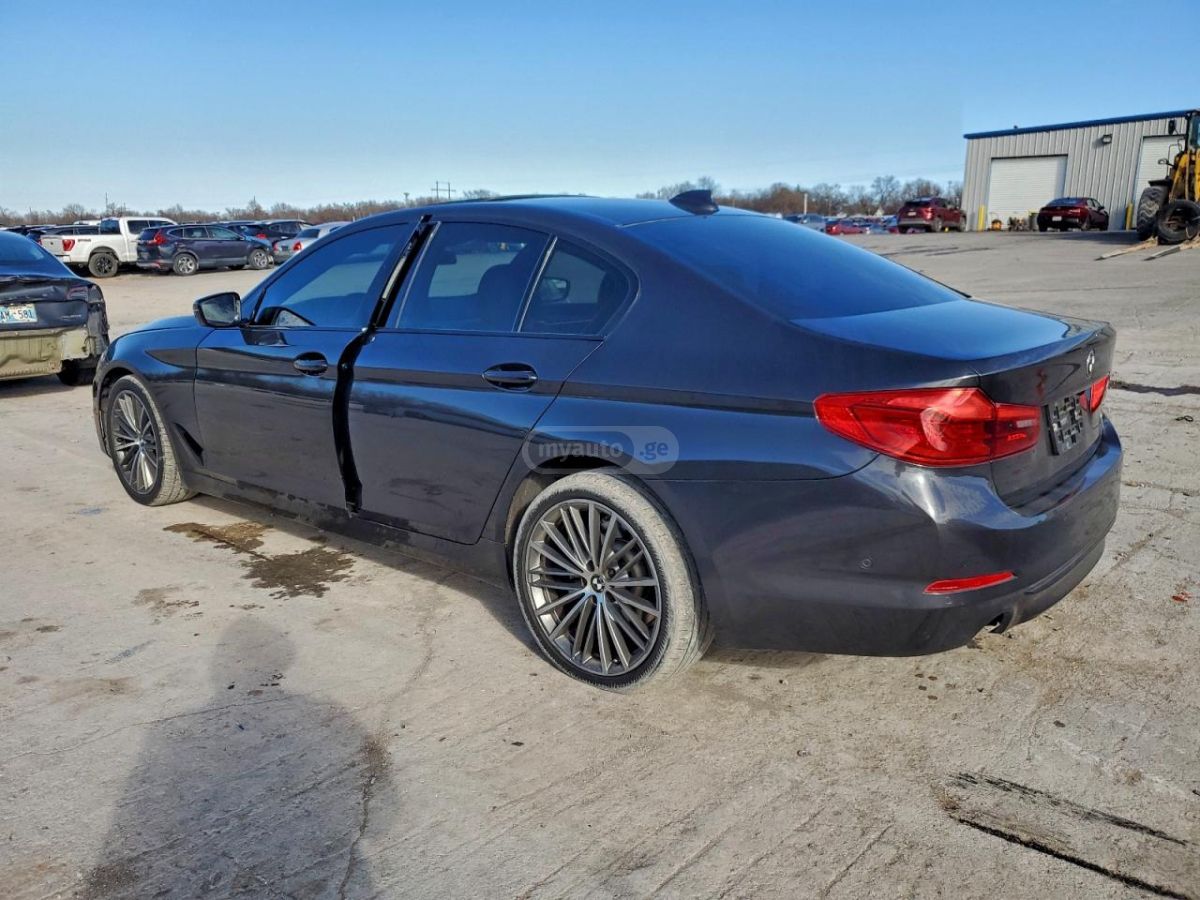 BMW 530 2017 — photo 2