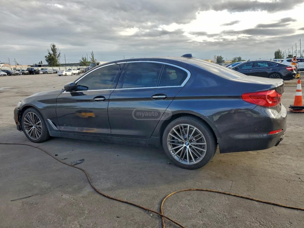 BMW 530 2017 — photo 2