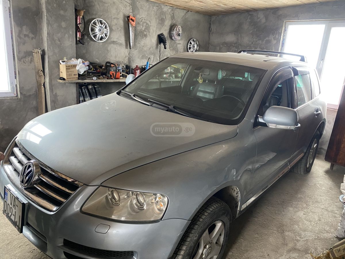 Volkswagen Touareg 2004 — photo 2