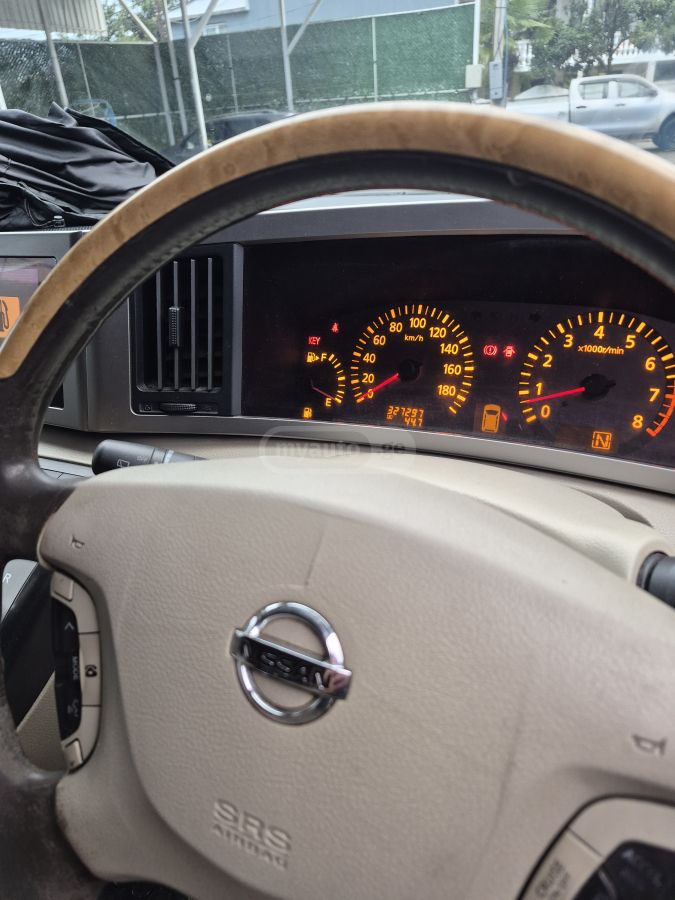 Nissan Elgrand 2003 — photo 2