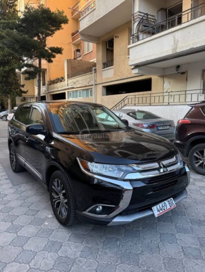 Mitsubishi Outlander 2015 — photo 2