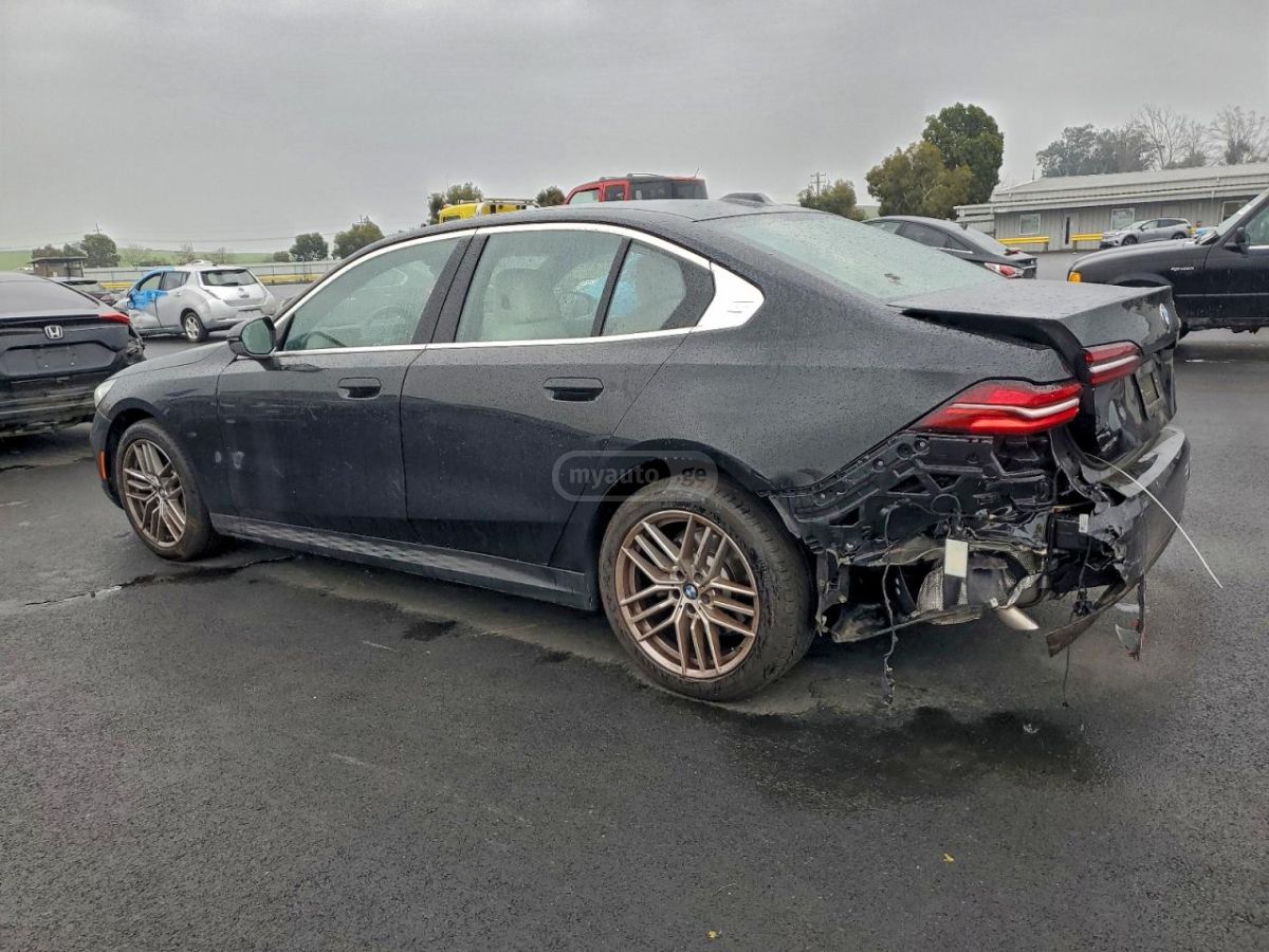 BMW 530 2024 — photo 2