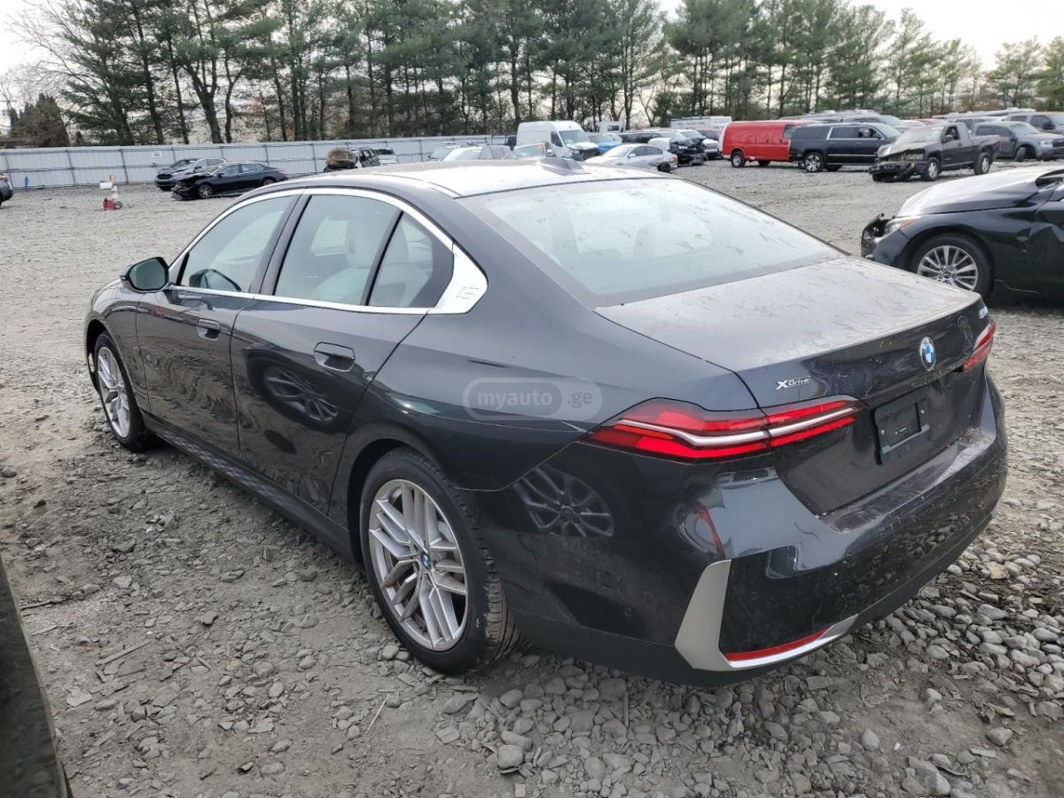 BMW 530 2024 — photo 2