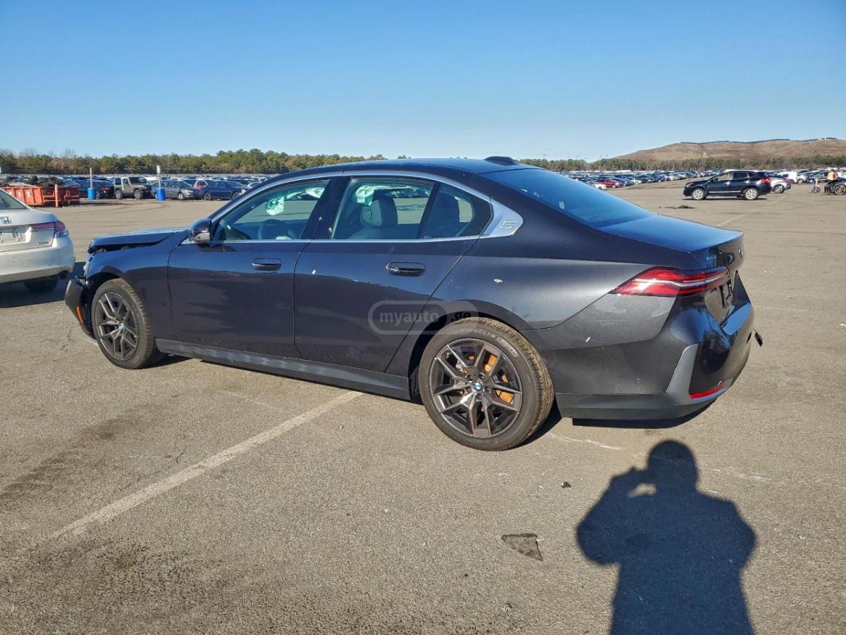 BMW 530 2026 — photo 2