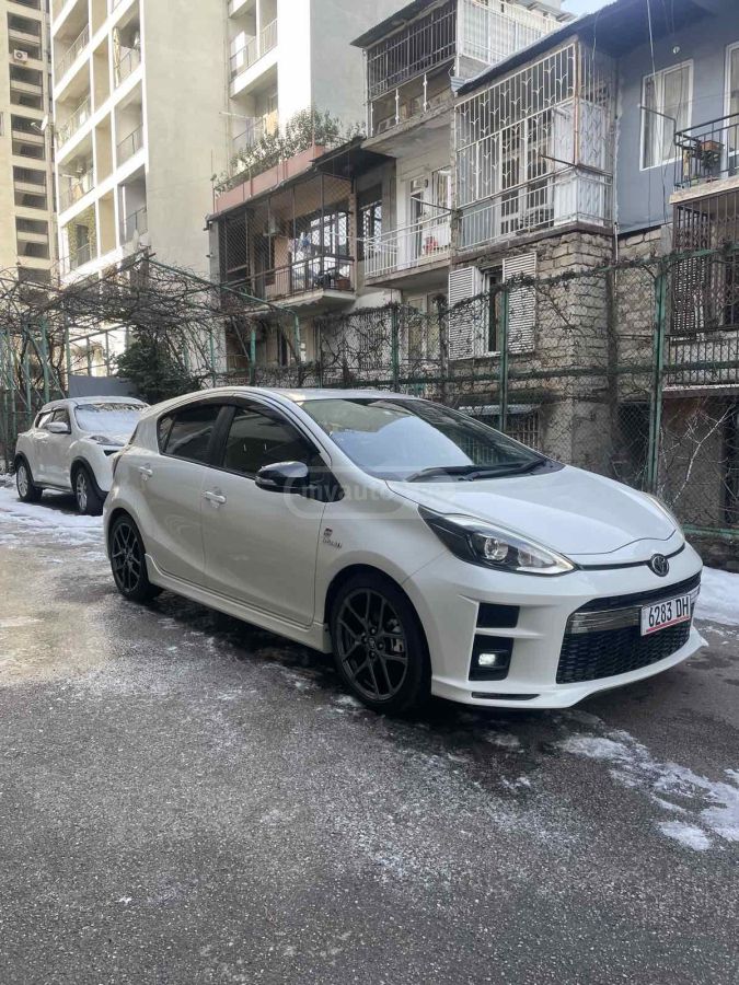 Toyota Aqua 2018 — photo 2
